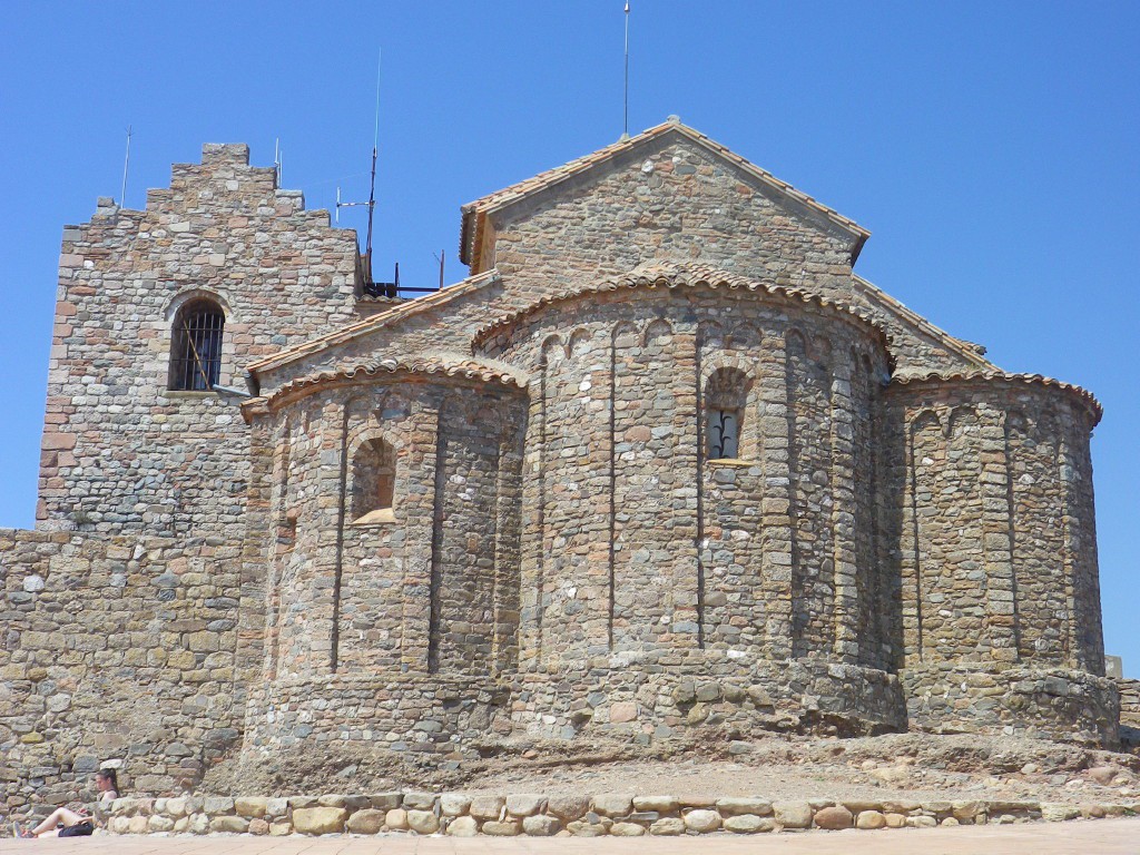Absis del monestir romànic de Sant Llorenç del Munt, del s. X.