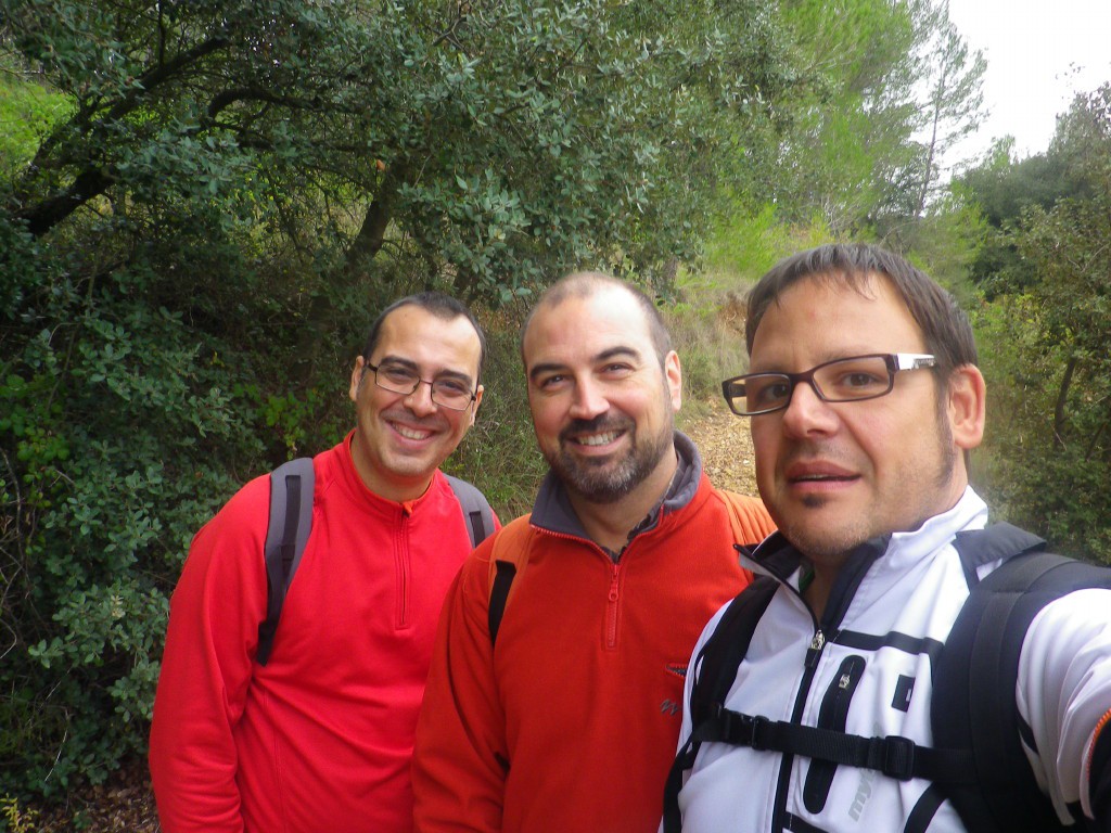 L'Andrés, el Joan Francesc i l'Albert en plena selfie. Els "nois" de l'expedició.