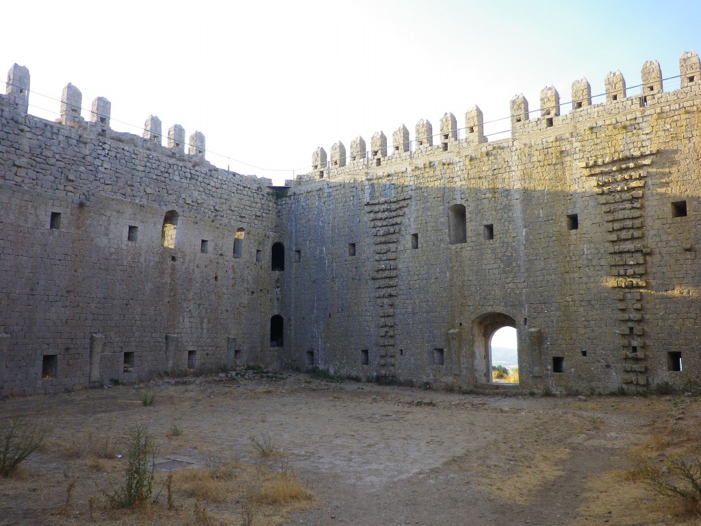 Interiors del Castell de Montgrí.